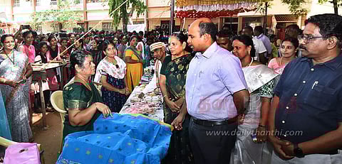 5 இடங்களில் கல்லூரி சந்தை