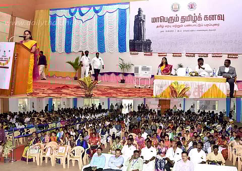 மாணவர்களுக்கிடையே கொண்டு சேர்ப்பதே தமிழ் கனவு நிகழ்ச்சியின் நோக்கம்