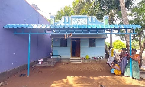 தியாகதுருகம் அருகேதிருமணத்துக்காக வைத்திருந்த ரூ.9 லட்சம் நகை-பணம் கொள்ளைகொத்தனார் வீட்டில் கைவரிசை காட்டிய மர்மநபர்களுக்கு போலீஸ் வலைவீச்சு