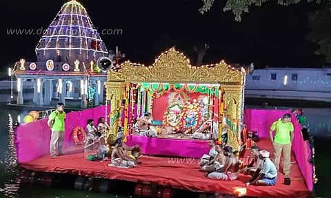 அம்பை கிருஷ்ணன் கோவில் தெப்ப உற்சவம்