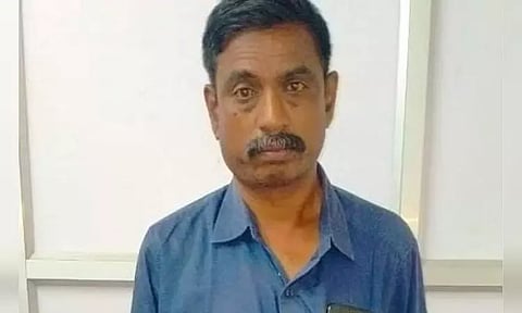 சேலம்: மாணவிகளை மசாஜ் செய்ய வைத்த தலைமை ஆசிரியர் போக்சோவில் கைது..!