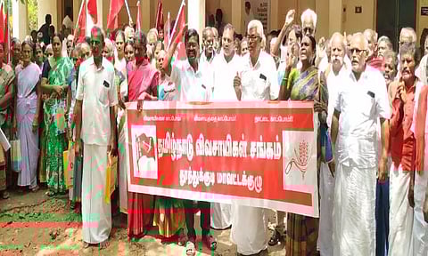 கோவில்பட்டி உதவிகலெக்டர் அலுவலகம் முன்புவிவசாயிகள் ஆர்ப்பாட்டம்