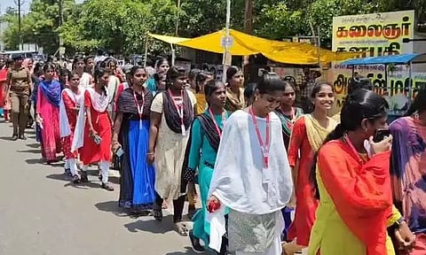 மாணவ-மாணவிகள் சார்பில்போதைப்பொருளுக்கு எதிரான விழிப்புணர்வு ஊர்வலம்