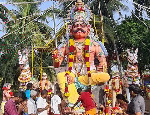 காவேரிப்பட்டணம் அருகேமுனியப்பன் கோவில் திருவிழா
