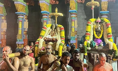 திருக்கோவிலூர்உலகளந்த பெருமாள் கோவிலில் ஊஞ்சல் உற்சவம்
