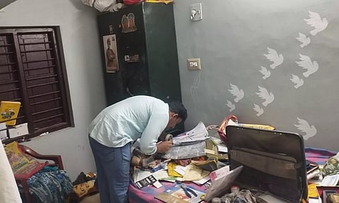 திருமணத்துக்கு வைத்திருந்த ரூ.4¼ லட்சம் நகை, பணம் கொள்ளை