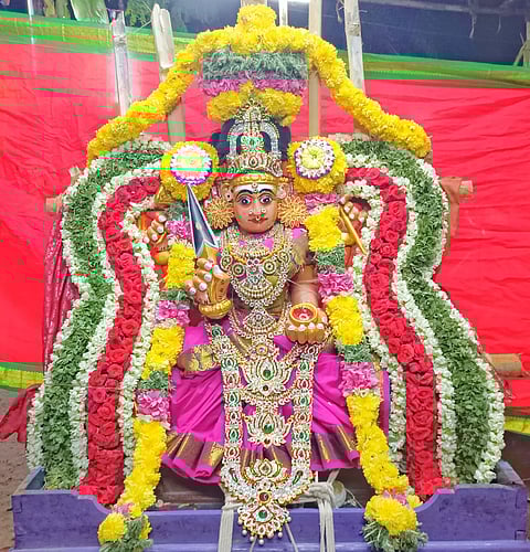 முத்துமாரியம்மன் கோவிலில் ஆடி திருவிழா