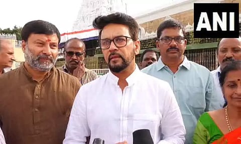 திருப்பதி ஏழுமலையான் கோவிலில் மத்திய மந்திரி அனுராக் தாக்கூர் சாமி தரிசனம்