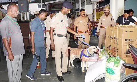 மாவட்டத்தில் 1,800 போலீசார் பாதுகாப்பு