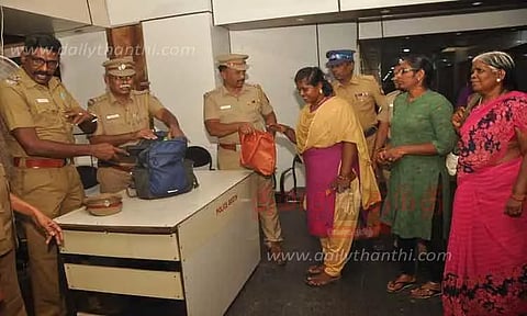 ஈரோடு ரெயில் நிலையத்தில் பலத்த போலீஸ் பாதுகாப்பு