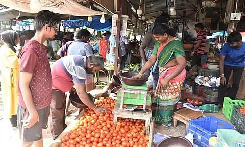 வரத்து அதிகரித்ததால் ஈரோட்டில் காய்கறி விலை குறைந்தது