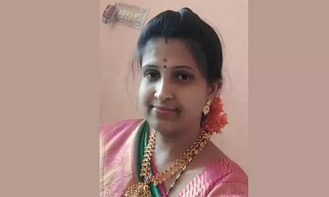 குளத்தில் மூழ்கி மாணவர்கள் உள்பட 4 பேர் சாவு