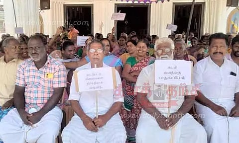 பெட்ரோல் பங்க் அமைப்பதை எதிர்த்து மீனவர்கள் தொடர் போராட்டம்