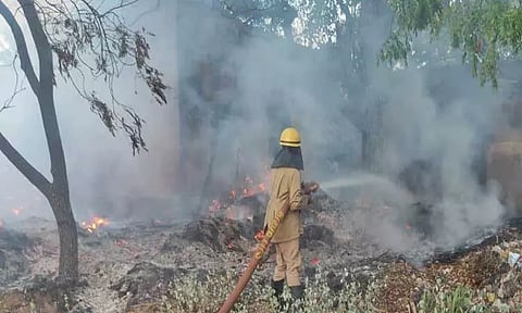 முத்தையாபுரம் அருகே காட்டுத் தீ