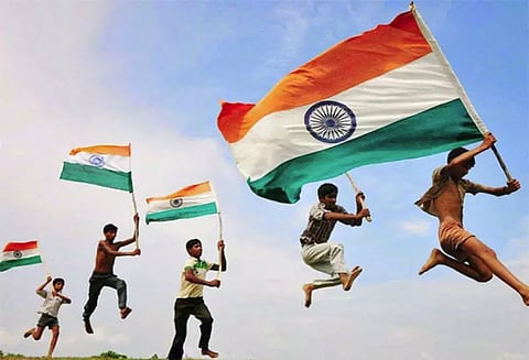 சுதந்திர தின விழா: அரசியல் கட்சி தலைவர்கள் வாழ்த்து