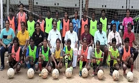 மாநில மகளிர் கால்பந்து அணிக்கு ஈரோட்டில் வீராங்கனைகள் தேர்வு