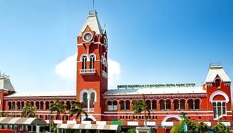 சென்னை சென்டிரலில் ரூ.1½ கோடி நகைகளுடன் ராஜஸ்தான் வாலிபர் பிடிபட்டார் - ரெயில்வே போலீசார் விசாரணை