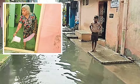 பூந்தமல்லியில் மழைநீருடன் கழிவுநீர் கலந்து வீடுகளுக்குள் புகுந்ததால் பொதுமக்கள் அவதி - தொற்று நோய் பரவும் அபாயம்