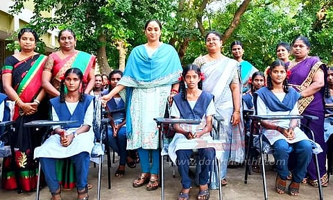 கோட்டுச்சேரி அரசுப்பள்ளிக்கு உபகரணம்