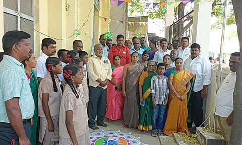 தனியார் பள்ளிகள், அரசு அலுவலகங்களில் சுதந்திர தின விழா கொண்டாட்டம்