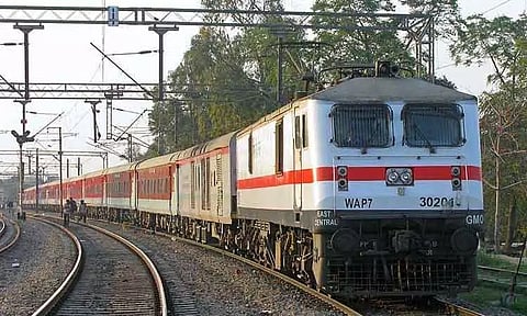 ரூ.32, 500 கோடி மதிப்பிலான ரெயில்வே திட்டங்களுக்கு மத்திய மந்திரி சபை கூட்டத்தில் ஒப்புதல்..!