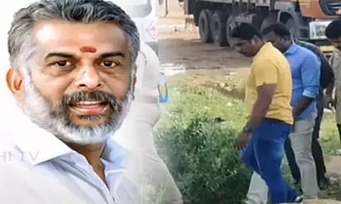 திருவள்ளூரில் அதிமுக முன்னாள் ஊராட்சி மன்ற தலைவர் வெட்டிக் கொலை