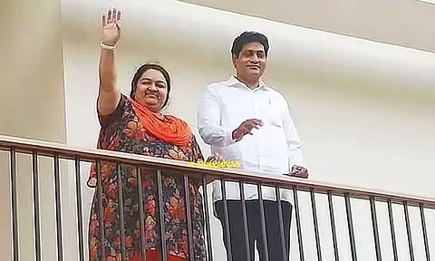 "சசிகலாவால் உயிருக்கு ஆபத்து"; ஜெ.தீபா போலீசில் புகார்