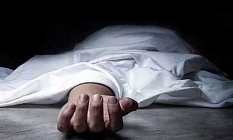 ஊரப்பாக்கத்தில் லாரியின் பின்னால் மோட்டார் சைக்கிள் மோதி 2 என்ஜினீயர்கள் பலி