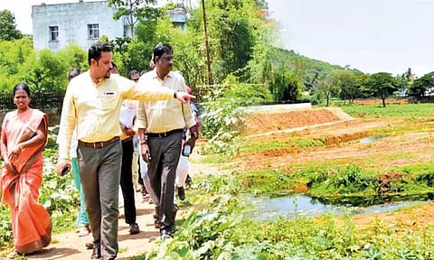 குண்டூர் ஏரி புனரமைக்கும் பணிகளை செங்கல்பட்டு மாவட்ட கலெக்டர் ஆய்வு