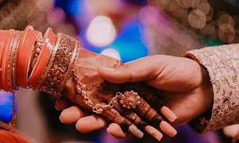 மணமேடையில் வரம்பு மீறிய மணமகன் - அடுத்த வினாடியே விவாகரத்து கேட்ட பெண்! உறவினர்கள் அதிர்ச்சி