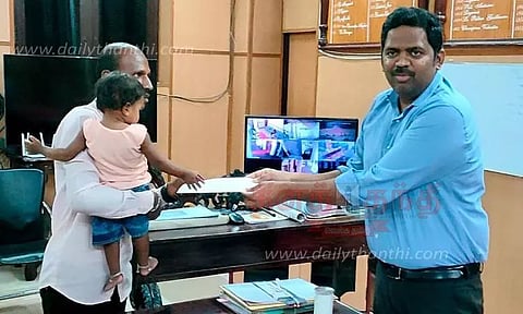 குழந்தையின் அறுவை சிகிச்சைக்கு உதவிய கலெக்டர்