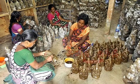 விநாயகர் சிலைகள் தயாரிப்பு மும்முரம்