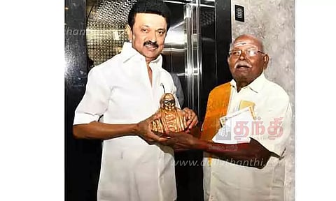 மாநகராட்சி பள்ளிகளுக்கு ரூ.1.81 கோடியில் கட்டிடங்கள் கட்டிய அப்பள வியாபாரி - நேரில் அழைத்து முதல்-அமைச்சர் மு.க.ஸ்டாலின் பாராட்டினார்