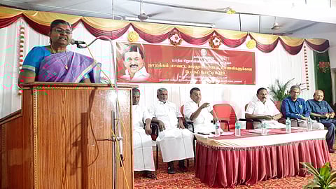 நாமக்கல்லில், மாவட்ட அளவிலானகல்லூரி மாணவர்களுக்கான பேச்சுப்போட்டிகலெக்டர் உமா தொடங்கி வைத்தார்