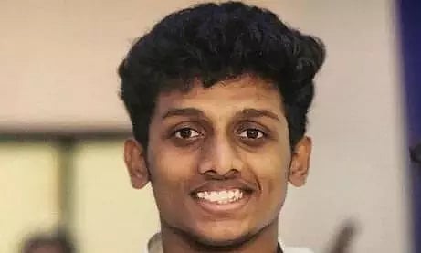 தக்கலை அருகே குளத்தில் மூழ்கி என்ஜினீயரிங் கல்லூரி மாணவர் சாவு