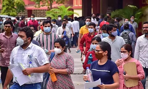 தமிழகம் முழுவதும் அரசுப்பணிக்காக 66 லட்சத்து 55 ஆயிரம் பேர் காத்திருப்பு