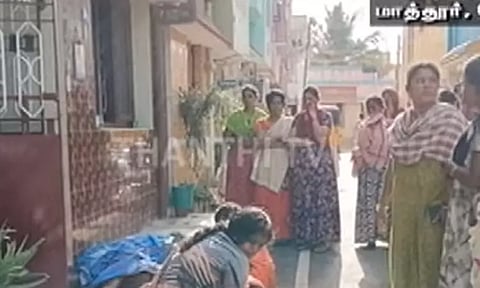 கொசு விரட்டும் லிக்விட் இயந்திரத்தால் தீ: ஒரே குடும்பத்தை சேர்ந்த 4 பேர் உயிரிழப்பு- சென்னையில் சோகம்