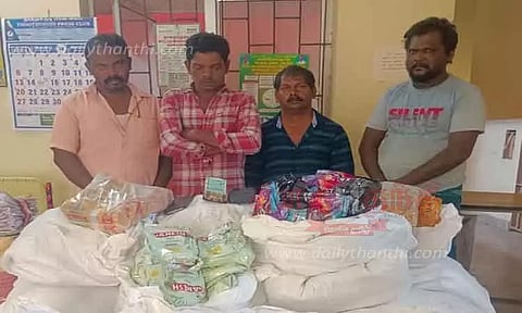 வேனில் கடத்தி வந்த 282 கிலோ புகையிலை பொருட்கள் பறிமுதல்; 4 பேர் கைது