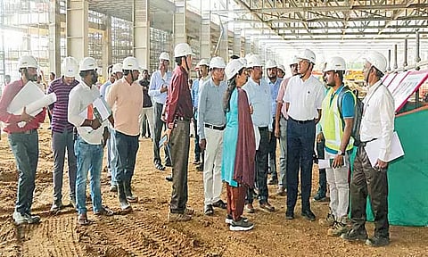 நந்தம்பாக்கம் வர்த்தக மைய பணிகளை தலைமைச்செயலாளர் ஆய்வு