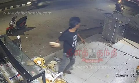 மீண்டும் சூறையாடப்பட்ட பேக்கரி கடை