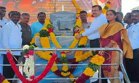 ஒண்டிவீரன் நினைவு தினம் அனுசரிப்பு; கலெக்டர்- அரசியல் கட்சியினர் மரியாதை