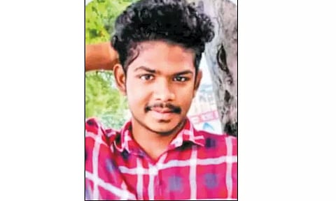 பிரியாணி வாங்கும் தகராறில் வாலிபர் வெட்டிக்கொலை