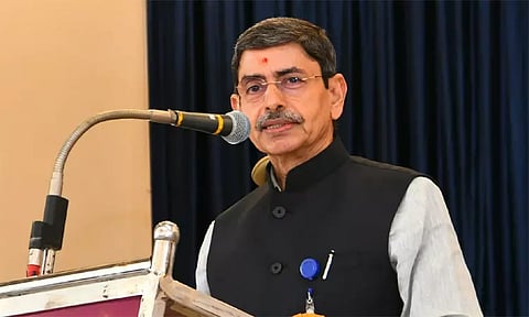 தமிழக அரசின் பொதுபாடத்திட்டம்..."பின்பற்ற வேண்டியதில்லை" - கவர்னரின் சுற்றறிக்கையால் பரபரப்பு