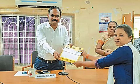 திருவள்ளூரில் மக்கள் குறைதீர்க்கும் நாள் கூட்டம் மனுக்கள் மீது உரிய நடவடிக்கை எடுக்க கலெக்டர் உத்தரவு