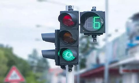 காட்டாங்கொளத்தூரில் புதியதாக அமைக்கப்பட்ட போக்குவரத்து சிக்னல்