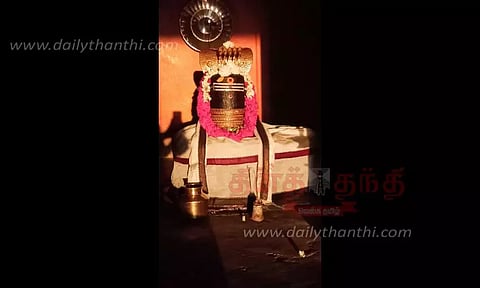 பசுபதீஸ்வரர் கோவிலில் லிங்கத்தின் மீது சூரிய ஒளி விழும் அபூர்வ காட்சி