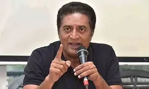 விதிகளை மீறி கட்டிடங்கள் கட்டிய நடிகர்கள் பிரகாஷ்ராஜ், பாபி சிம்ஹாவுக்கு நோட்டீஸ் அனுப்பி விளக்கம் கேட்க முடிவு