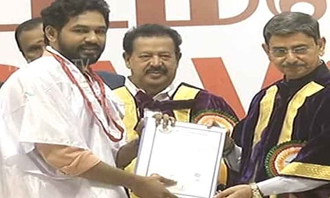 'டாக்டர்' பட்டம் பெற்ற இசையமைப்பாளர் ஹிப்ஹாப் ஆதி