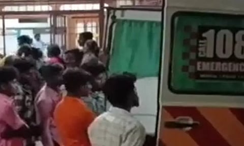 மின்பழுதை சரி செய்ய டிரான்ஸ்பார்மரில் ஏறிய இளைஞர் மின்சாரம் தாக்கி பலி