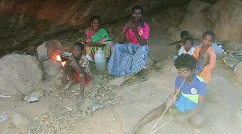 கடமலைக்குண்டுவில் 6 மாதங்களாக மலைக்குகையில் வசிக்கும் பழங்குடியின மக்கள்